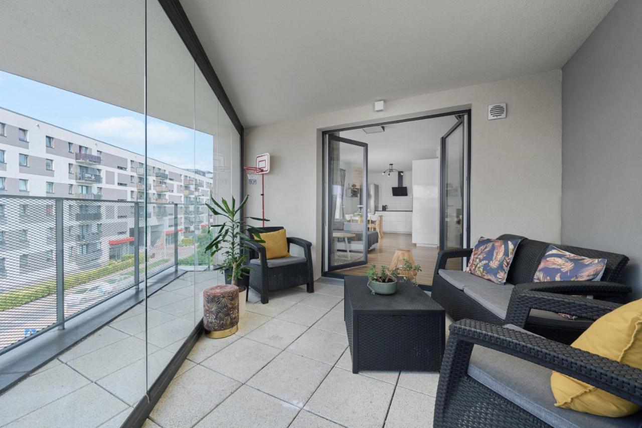 Spacious Apartment With Balcony Near The Slavic Hill Wroclaw By Renters Prestige Kültér fotó