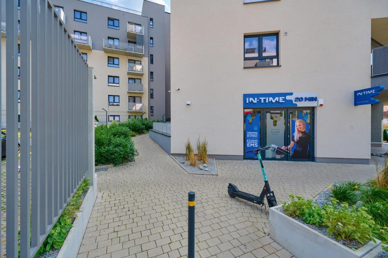Spacious Apartment With Balcony Near The Slavic Hill Wroclaw By Renters Prestige Kültér fotó