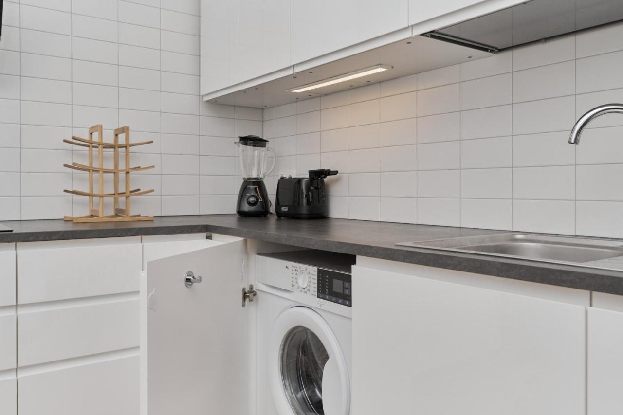 Spacious Apartment With Balcony Near The Slavic Hill Wroclaw By Renters Prestige Kültér fotó