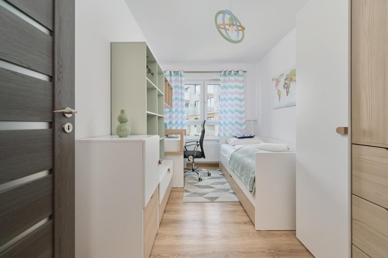 Spacious Apartment With Balcony Near The Slavic Hill Wroclaw By Renters Prestige Kültér fotó