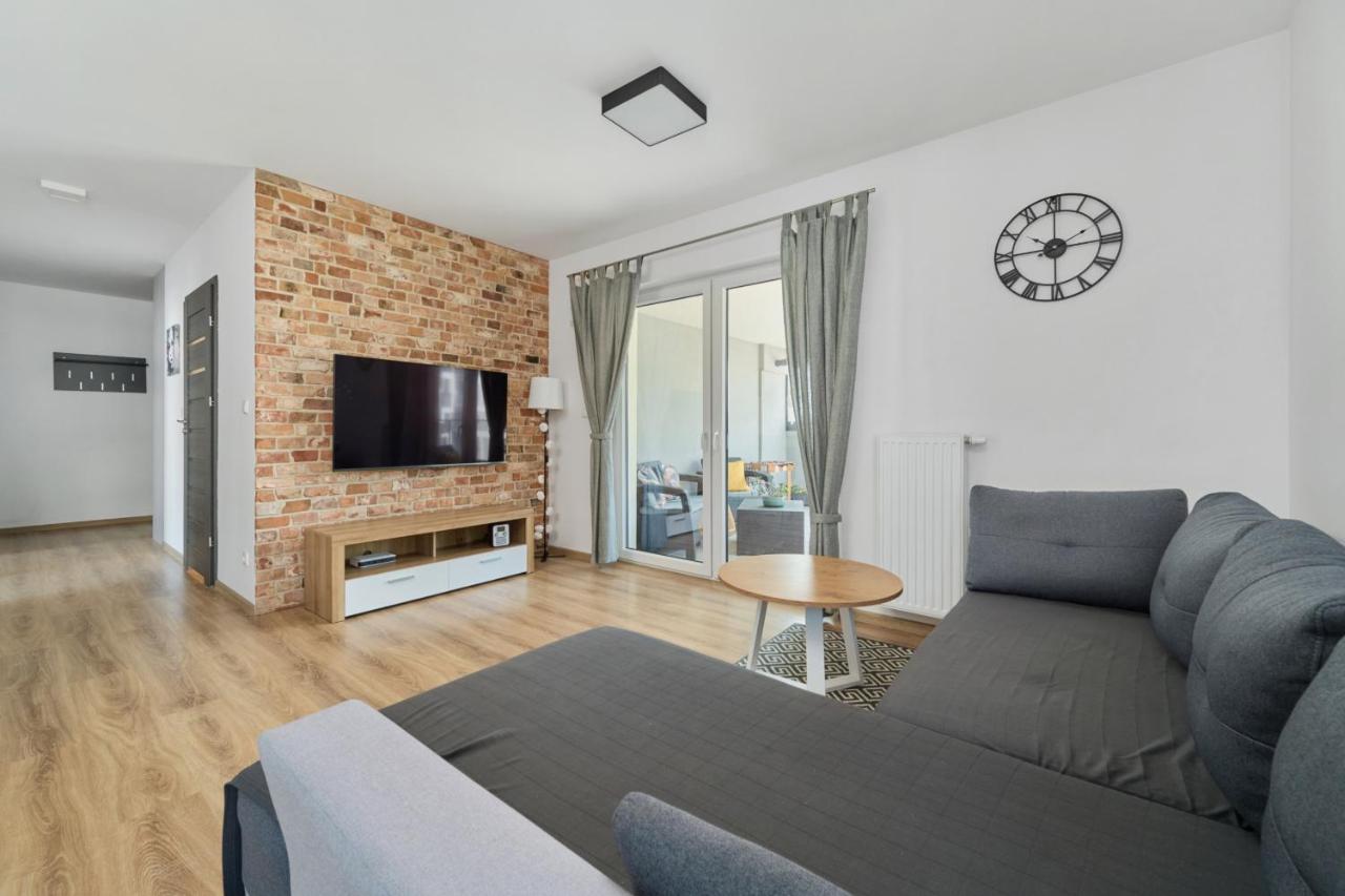 Spacious Apartment With Balcony Near The Slavic Hill Wroclaw By Renters Prestige Kültér fotó