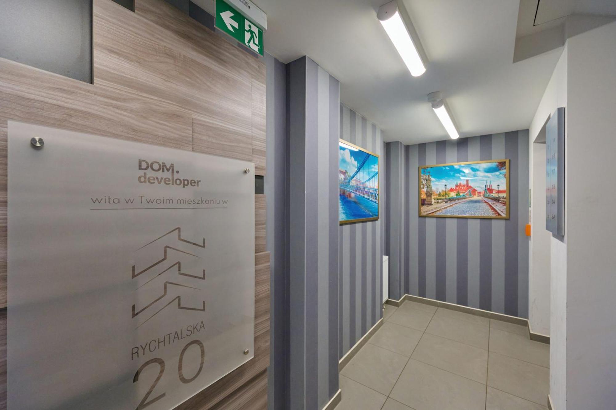 Spacious Apartment With Balcony Near The Slavic Hill Wroclaw By Renters Prestige Kültér fotó