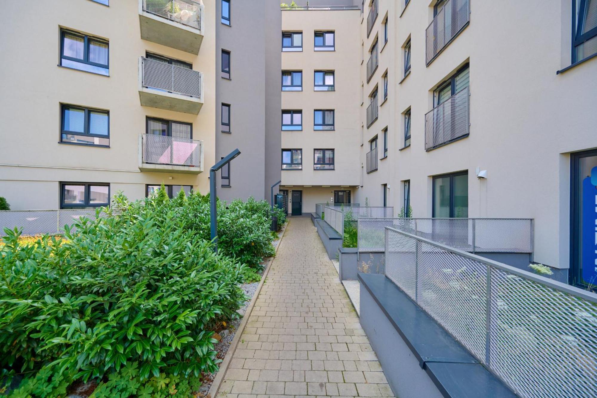Spacious Apartment With Balcony Near The Slavic Hill Wroclaw By Renters Prestige Kültér fotó